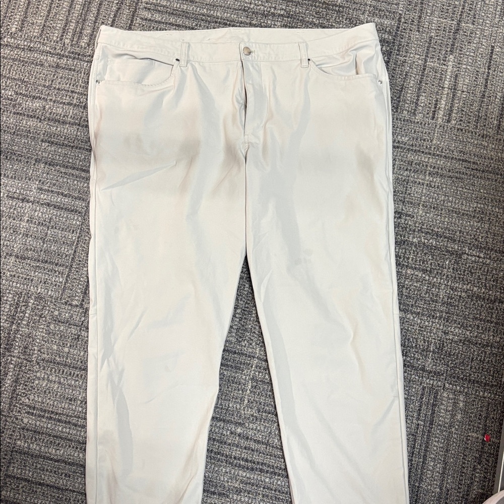 Men's LuLu Lemon Cream Chinos Golf Pants